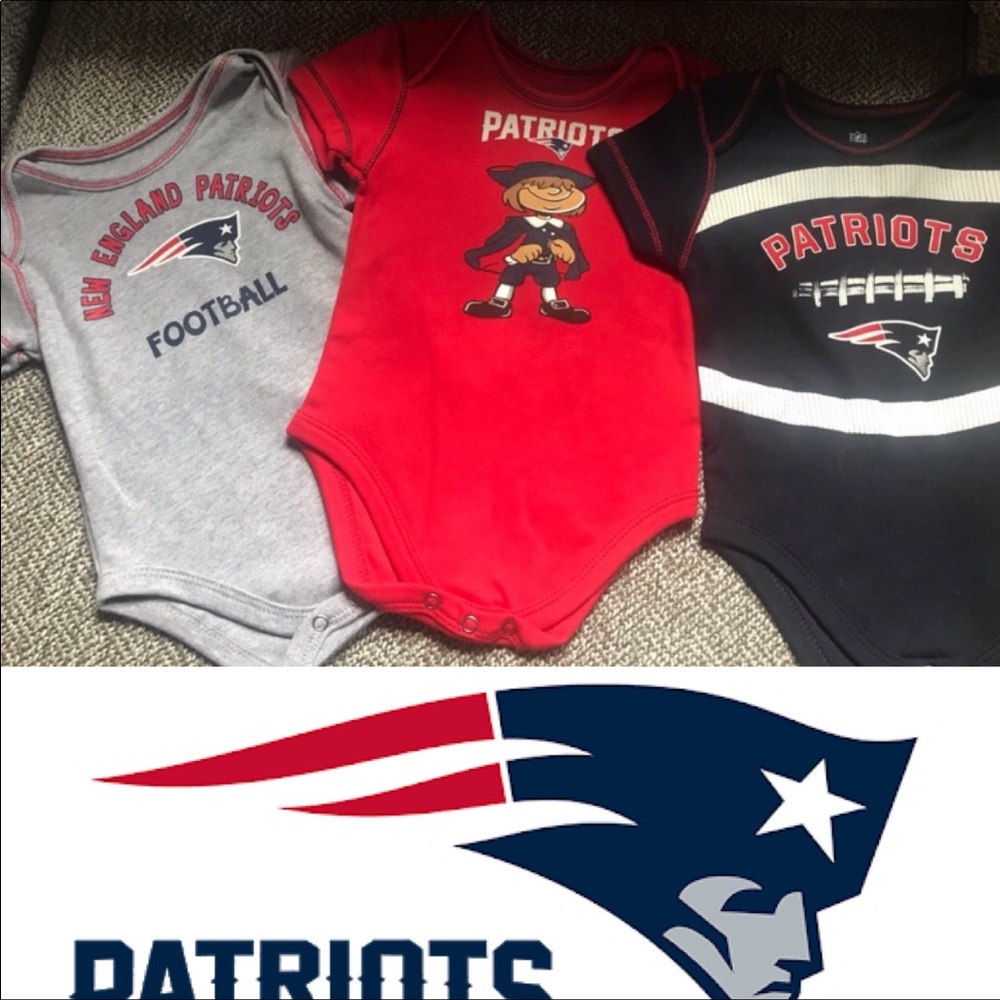 NWOT NFL SHORTSLEEVED PATRIOTS BABY ONESIES